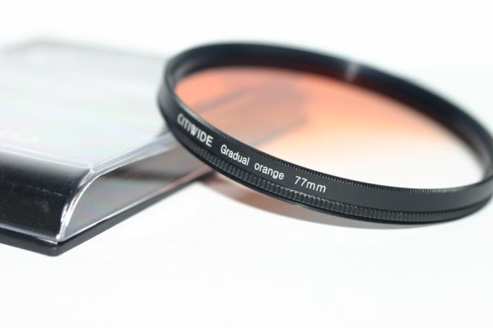 Градієнтний світлофільтр CITIWIDE 77 мм - помаранчевий (orange)