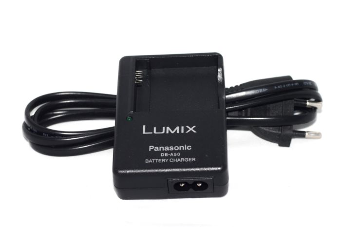 Зарядний пристрій DE-A50 (DE-A50B) для камер Panasonic (акумулятори DMW-BCM13, BCM13PP, BCM13E, BCM13GK)