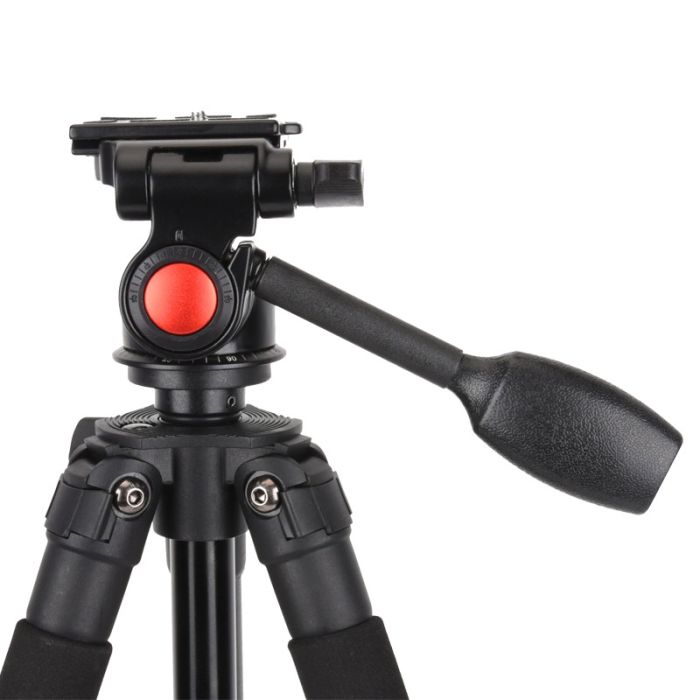 Штатив фірми QZSD для фотоапаратів та відеокамер - Q-600 (Q600)