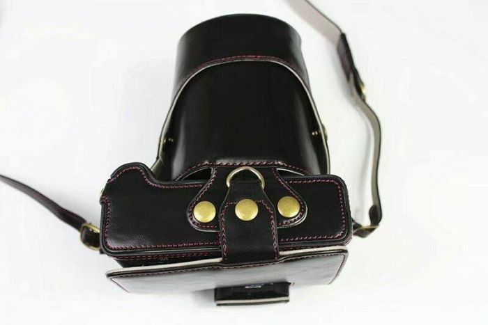 Захисний футляр – чохол для камери Fujifilm X-T4 – чорний – реалізований доступ до акумулятора