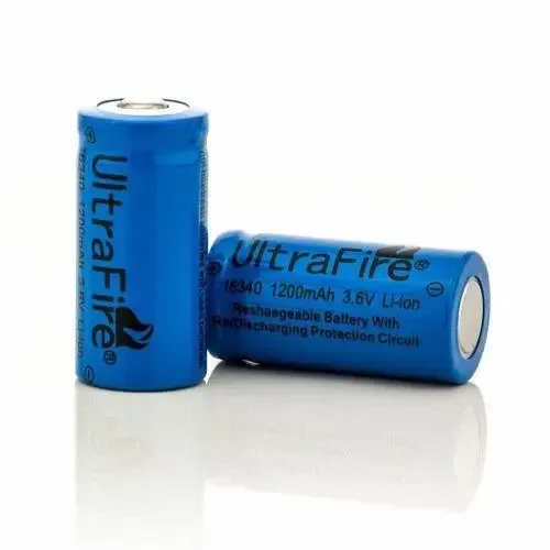 Комплект: 4 шт - акумулятори CR123A, CR123, LR123A, 16340 Ultrafire 1200 mAh + зарядне до них