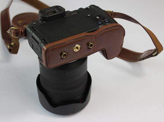 Захисний футляр-чохол для фотоапарата CANON EOS RP з доступом до батарейного відсіку — кави