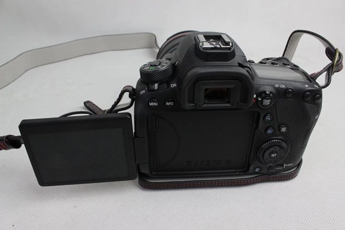 Захисний футляр-чохол для фотоапарата CANON EOS 6D Mark II з доступом до батарейного відсіку — чорний