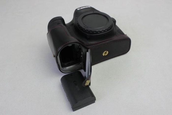 Захисний футляр-чохол для фотоапарата CANON EOS 6D Mark II з доступом до батарейного відсіку — чорний