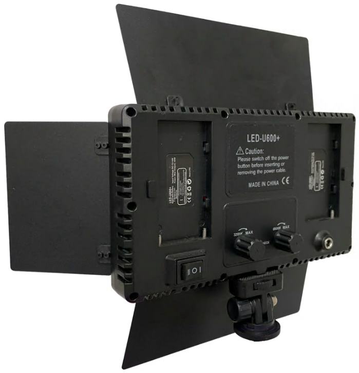 LED — освітлювач, відеосвітло VARICOLOR PRO LED U600+ (3200-6500K) з регулюванням і мережевим адаптером