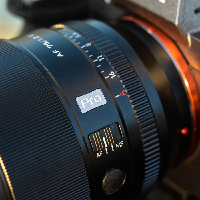 Об'єктив VILTROX AF 75 mm 1.2 Sony E-mount (AF 75/1.2 E) (автофокусний Sony E-mount)