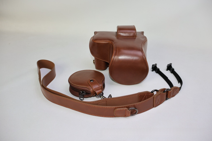 Захисний футляр-чохол для фотоапарата CANON EOS R8 з доступом до батарейного відсіку — кави