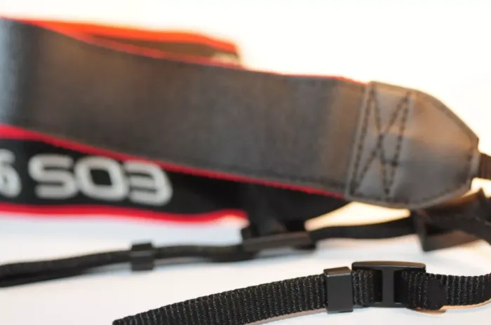 Плечовий шийний ремінь для фотоапарата CANON 90D