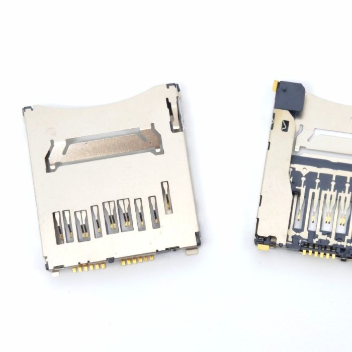 Слот для карт пам'яті фотоапаратів Nikon D750, D3300, D810