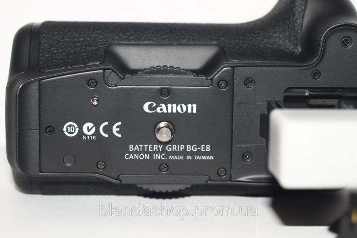 Батарейний блок (бустер) BG-E8 для CANON 550D 600D 650D 700D