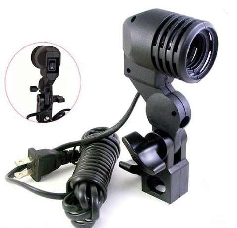 Утримувач лампи (патронного спалаху) з патроном E27 з отвором для парасольки