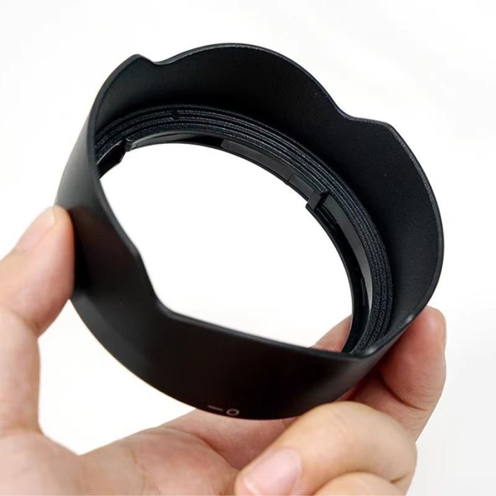 Бленда EW-65C для об'єктива Canon RF 16 mm f/2.8 STM