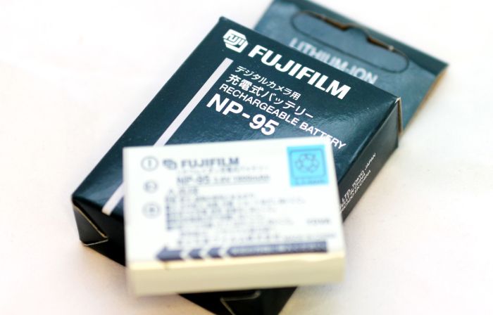 Акумулятор NP-95 (аналог DB-90) для камер FujiFilm FinePix X100, X100S, X100T, X30, F30, Real 3D W1, F31fd